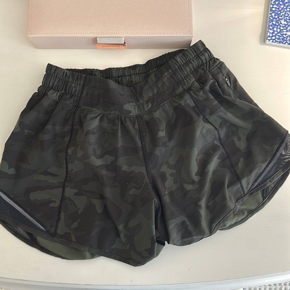 Size 4 Tall Lululemon Hotty Hots